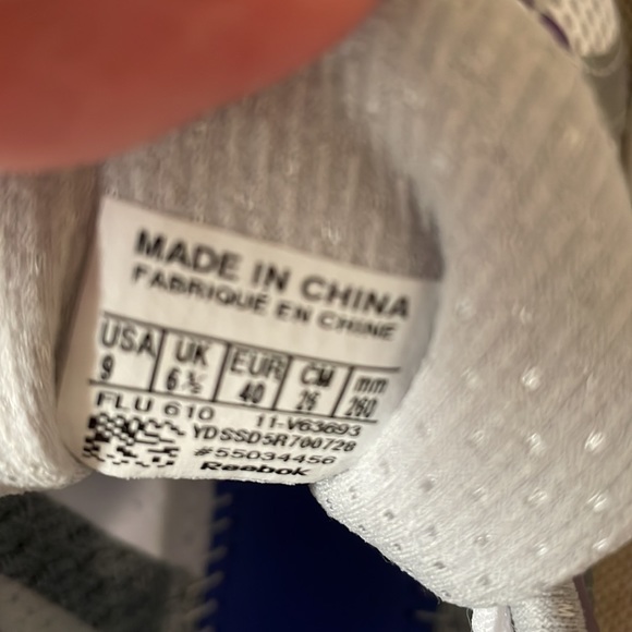 Reebok ladies size 9 easy tone sneakers. White with purple & silver/gray trim.💜 - Picture 9 of 10